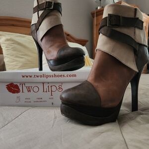 Two Lips Women's Brown and Tan High Heel Boots
